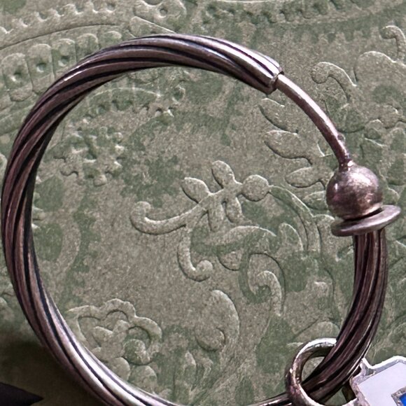 NWT Gucci Cross Motif Hoop Earrings 703654 - Picture 5 of 9